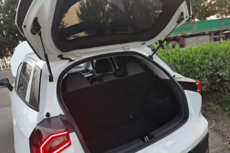 Used Geometry E Firefly 2024 301km Starlight Trunk