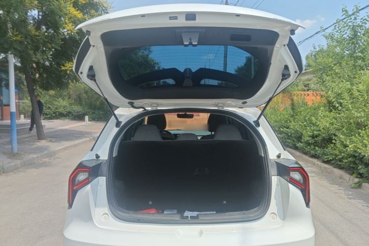 Used Geometry E Firefly 2024 301km Flowing Light Trunk