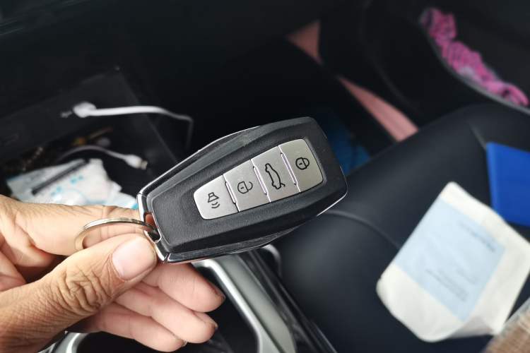 Used Geometry E Firefly 2024 401km Starlight Vehicle Key