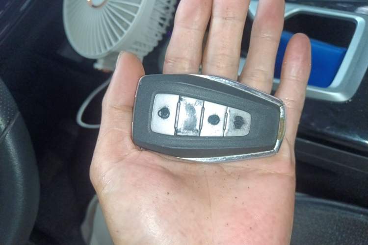 Used Geometry E Firefly 2024 401km Starlight Vehicle Key