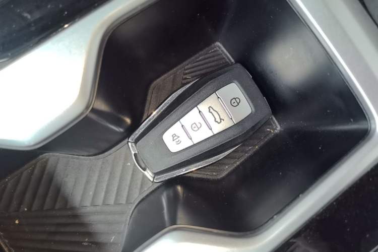 Used Geometry E Firefly 2024 301km Starlight Vehicle Key