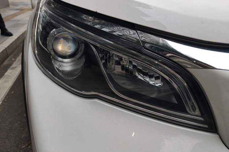 Used Geometry EX3 Kung Fu Cow 2021 Tough Bull Cow Right Front Headlight