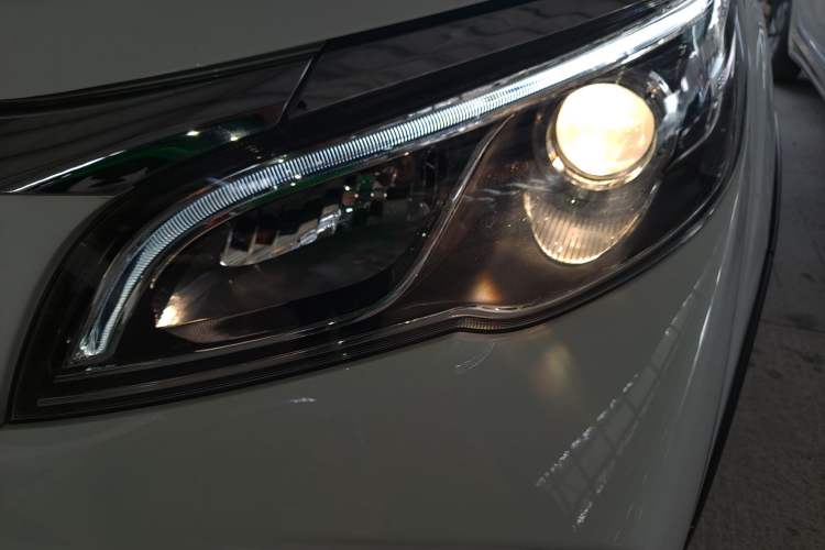 Used Geometry EX3 Kung Fu Cow 2021 Tough Bull Cow Left Front Headlight