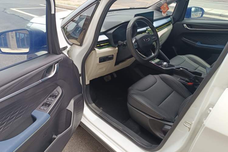 Used Geometry EX3 Kung Fu Cow 2021 Tough Bull Cow Left Front Seat