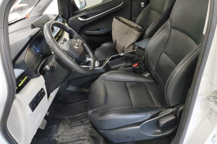 Used Geometry EX3 Kung Fu Cow 2021 Tough Bull Cow Left Front Seat