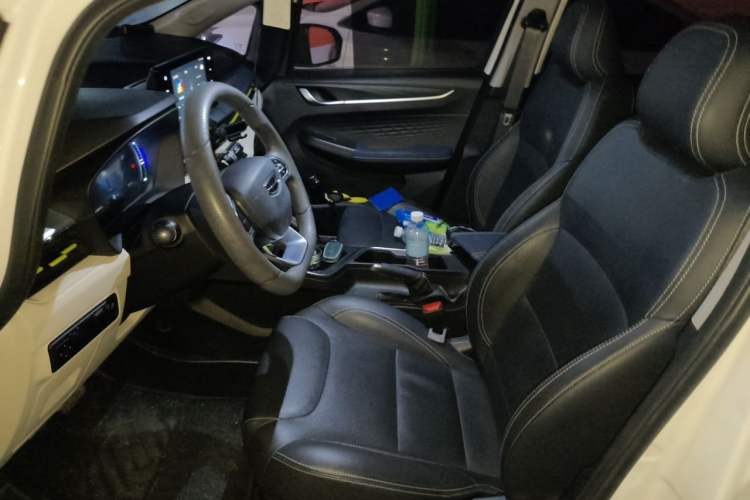 Used Geometry EX3 Kung Fu Cow 2021 Tough Bull Cow Left Front Seat