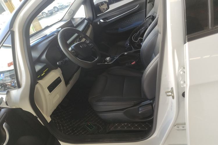 Used Geometry EX3 Kung Fu Cow 2021 Tough Bull Cow Left Front Seat