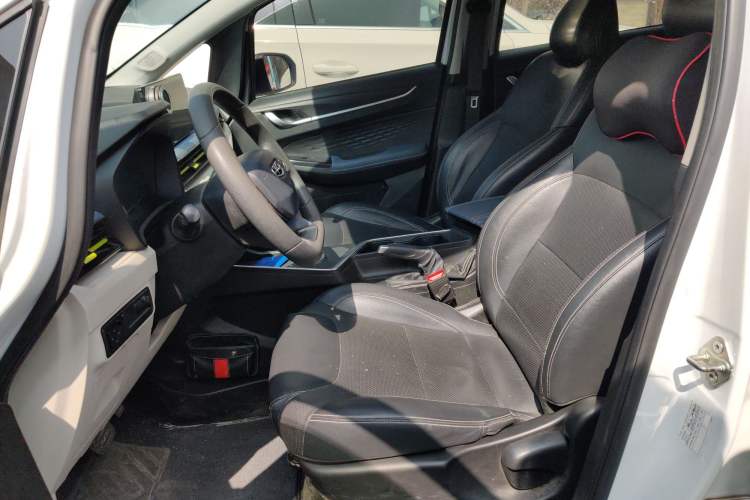 Used Geometry EX3 Kung Fu Cow 2021 Tough Bull Cow Left Front Seat
