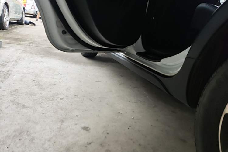 Used Geometry EX3 Kung Fu Cow 2021 Tough Bull Cow Left Side Sill