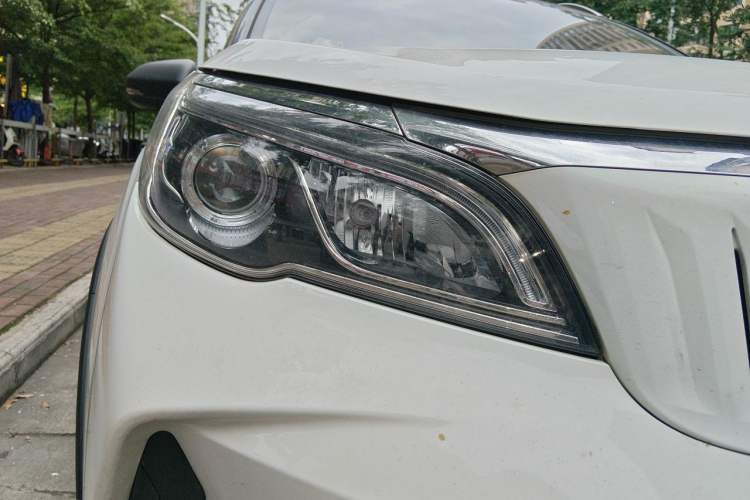 Used Geometry EX3 Kung Fu Cow 2021 Tough Bull Cow Right Front Headlight