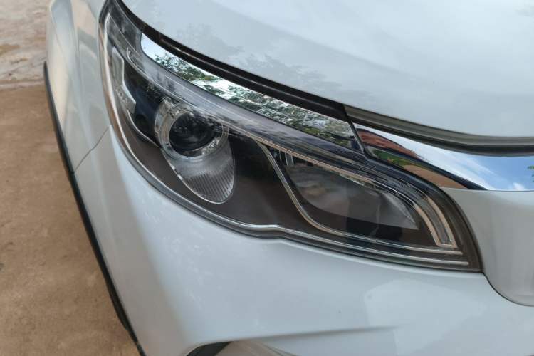 Used Geometry EX3 Kung Fu Cow 2021 Tough Bull Cow Right Front Headlight