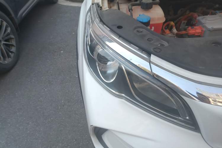 Used Geometry EX3 Kung Fu Cow 2021 Tough Bull Cow Right Front Headlight
