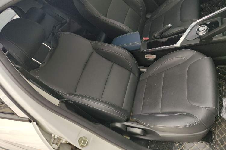 Used Geometry EX3 Kung Fu Cow 2021 Tough Bull Cow Right Front Seat