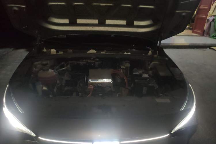 Used Geometry G6 2024 500KM Prestige Version Engine Bay