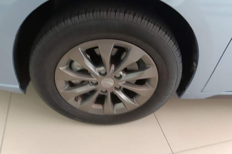 Used Geometry G6 2022 480 New Smart Type Left Front Wheel Hub