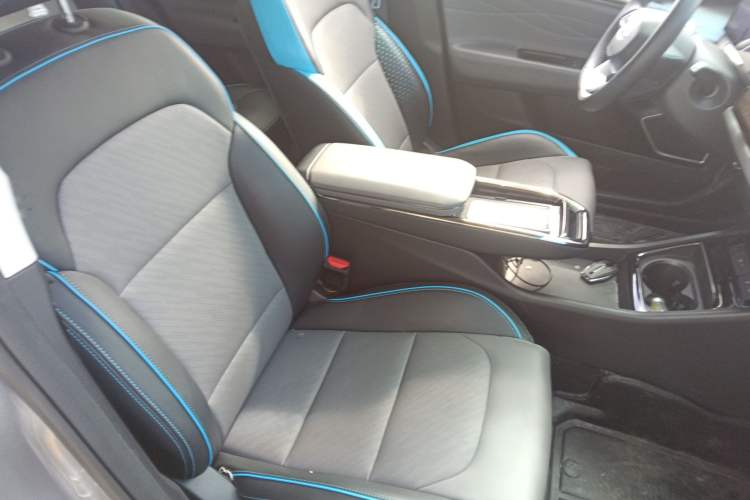 Used Geometry G6 2022 480 New Enjoyment Version Right Front Seat