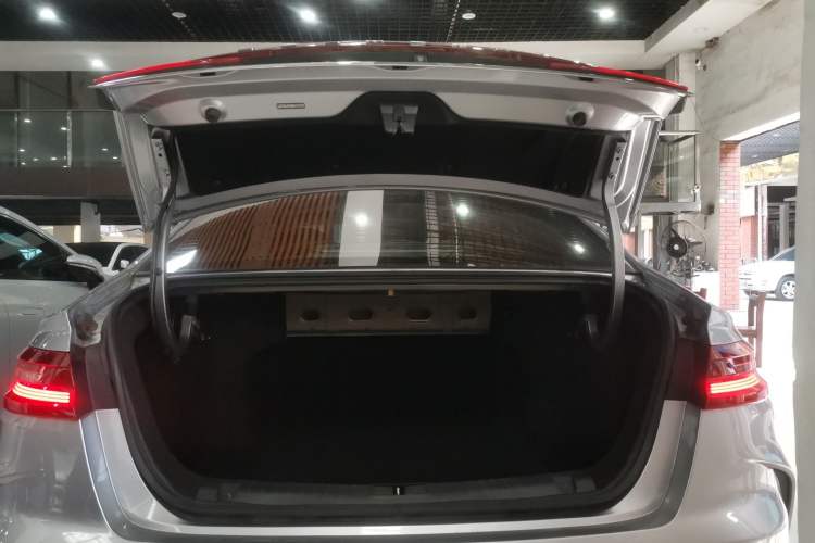 Used Geometry G6 2022 480 New Smart Type Trunk