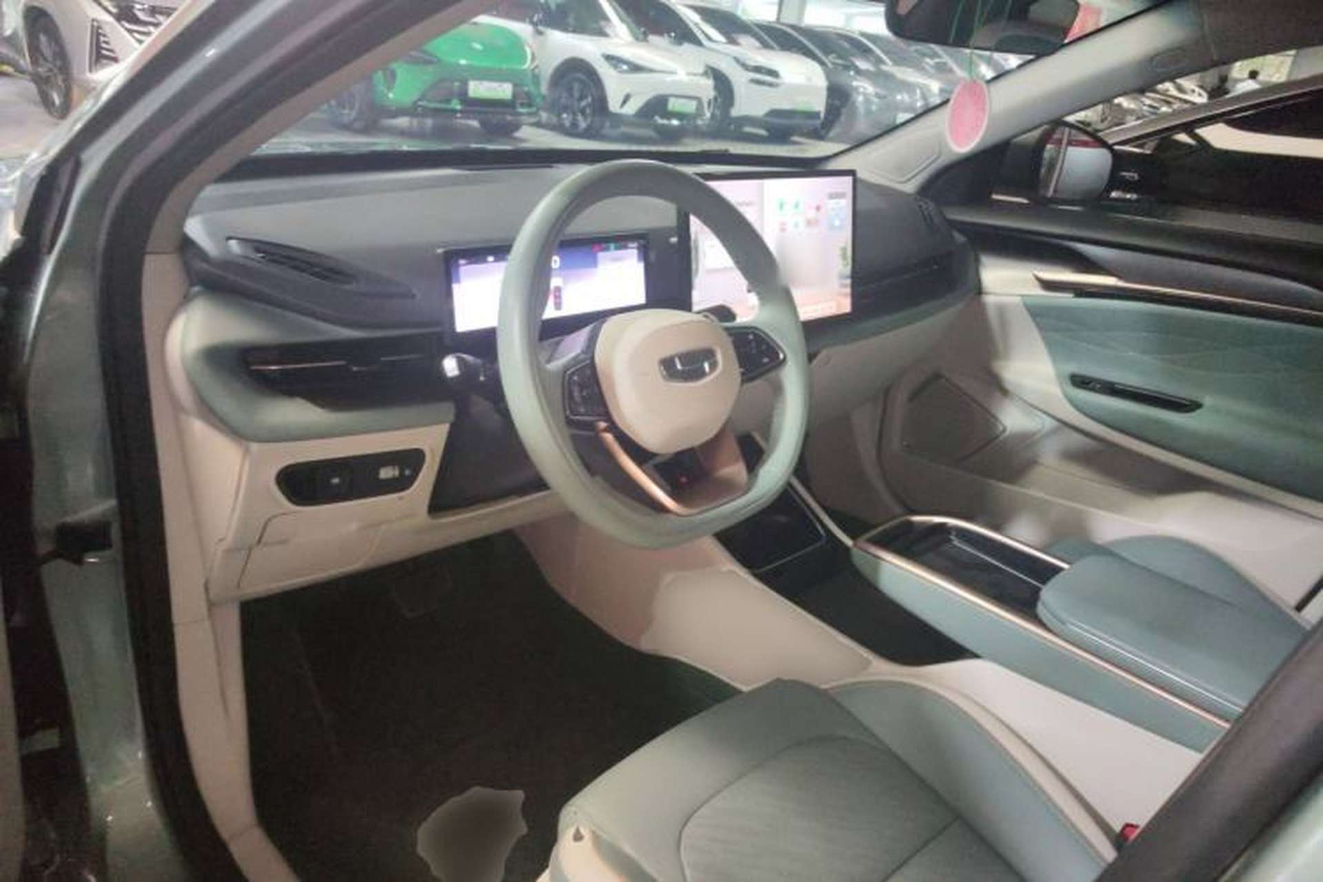 Used Geometry G6 2022 480 New Smart Type Center Console