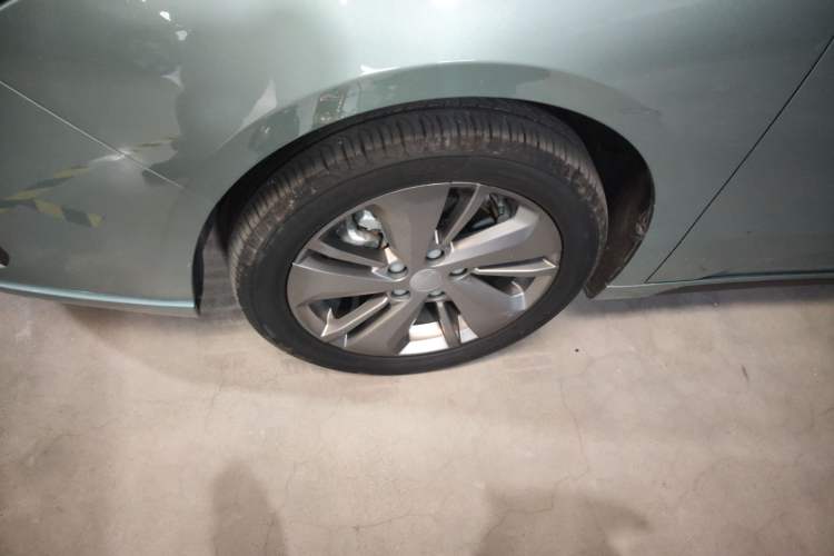 Used Geometry G6 2022 480 New Smart Type Left Front Wheel Hub