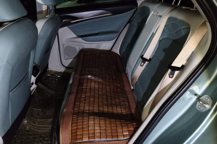 Used Geometry G6 2022 620 New Fun Edition Left Rear Seat