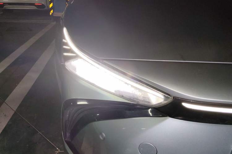 Used Geometry G6 2022 620 New Fun Edition Right Front Headlight