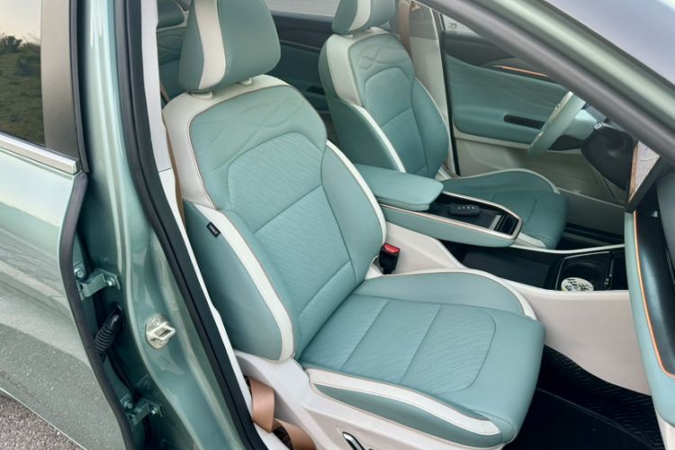 Used Geometry G6 2022 620 New Fun Edition Right Front Seat