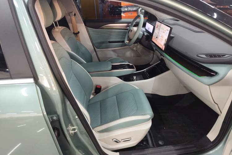 Used Geometry G6 2022 620 New Fun Edition Right Front Seat