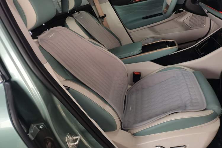 Used Geometry G6 2022 620 New Fun Edition Right Front Seat