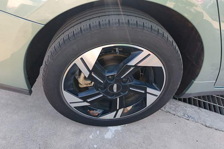 Used Geometry G6 2022 620 New Fun Edition Right Rear Wheel Hub