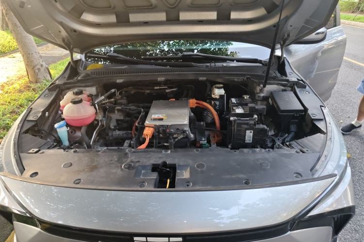 Used Geometry G6 2022 620 New Le Xinying Engine Bay