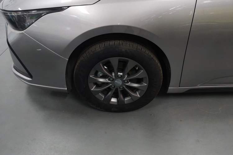 Used Geometry G6 2022 480 New Smart Type Left Front Wheel Hub