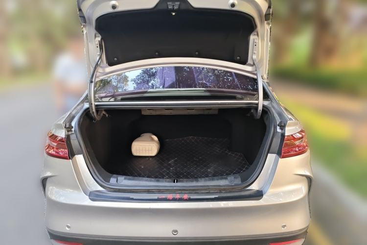 Used Geometry G6 2022 620 New Le Xinying Trunk