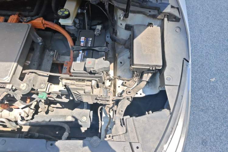 Used Geometry G6 2022 620 New Le Xinying Engine Bay Left