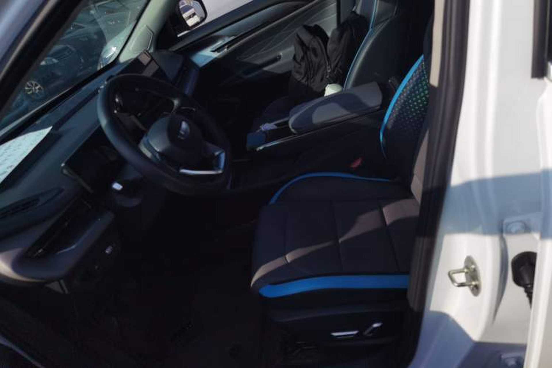 Used Geometry G6 2022 620 New Fun Edition Left Front Seat