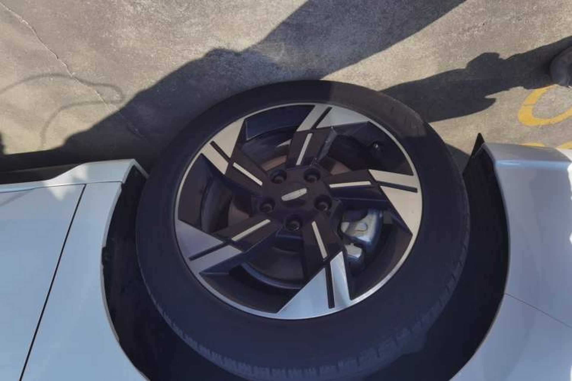 Used Geometry G6 2022 620 New Fun Edition Left Front Wheel Hub