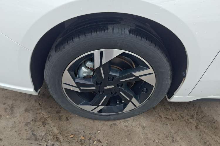 Used Geometry G6 2022 620 New Fun Edition Left Front Wheel Hub