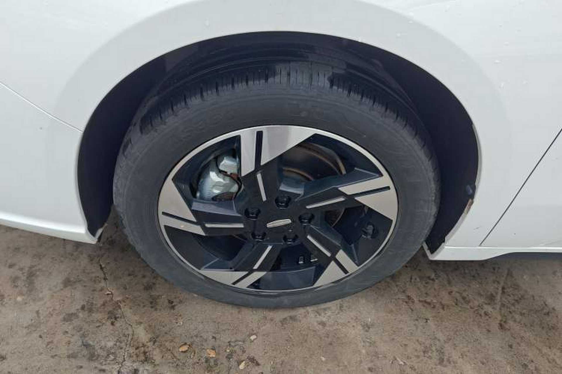 Used Geometry G6 2022 620 New Fun Edition Left Front Wheel Hub