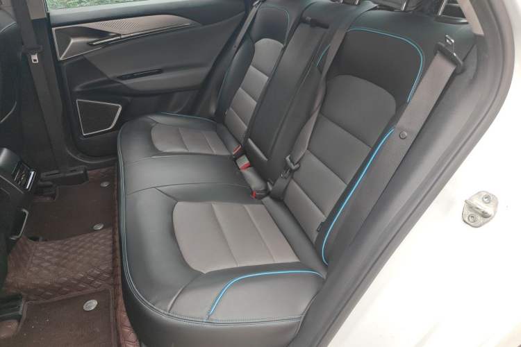 Used Geometry G6 2022 620 New Fun Edition Left Rear Seat
