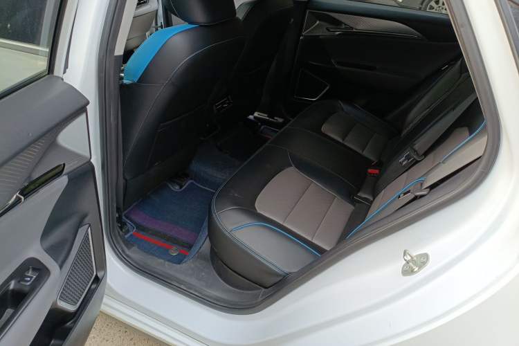 Used Geometry G6 2022 480 New Enjoyment Version Left Rear Seat