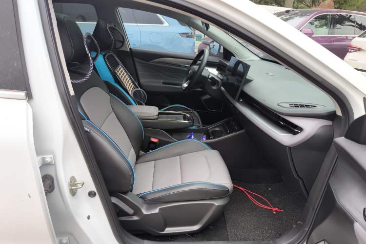Used Geometry G6 2022 480 New Enjoyment Version Right Front Seat