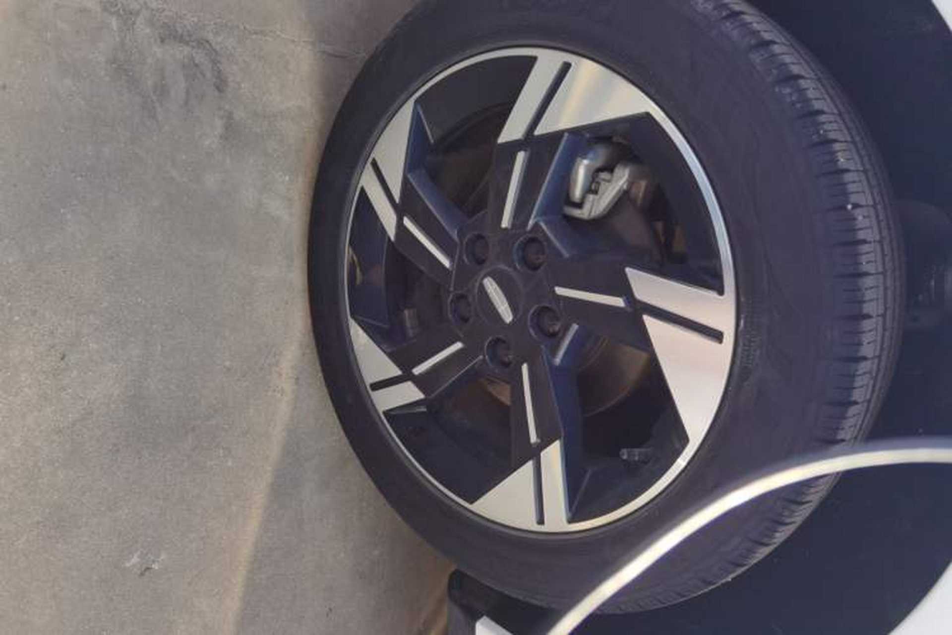 Used Geometry G6 2022 620 New Fun Edition Right Rear Wheel Hub