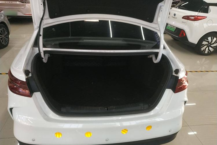 Used Geometry G6 2022 480 New Smart Type Trunk