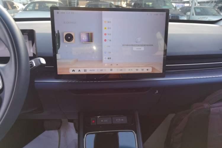 Used Geometry G6 2024 500KM Flagship Version Audio And AC Panel