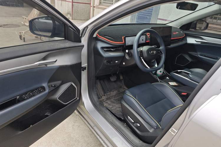 Used Geometry G6 2024 410 km Premium Version Driver Seat