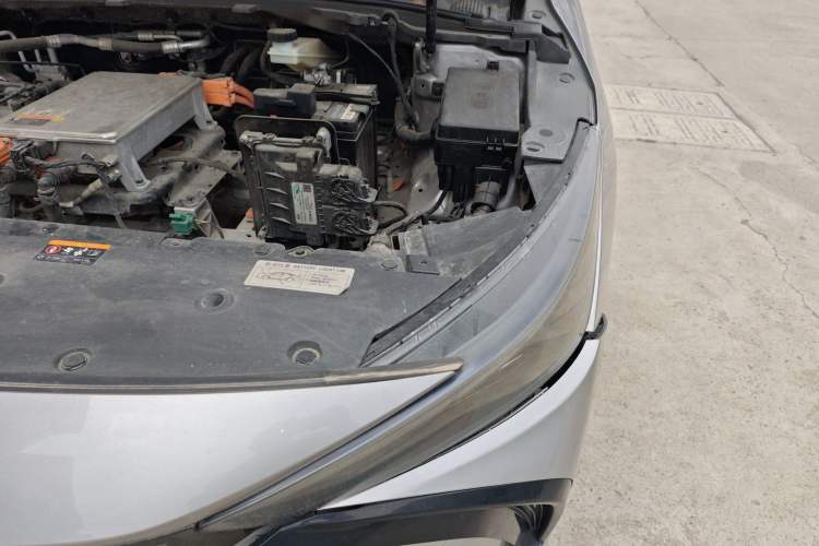 Used Geometry G6 2024 410 km Premium Version Engine Bay Left