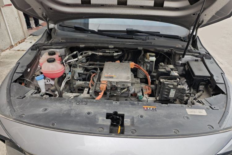 Used Geometry G6 2024 410 km Premium Version Engine Bay
