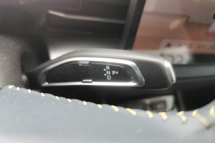 Used Geometry G6 2024 500KM Prestige Version Gear Lever