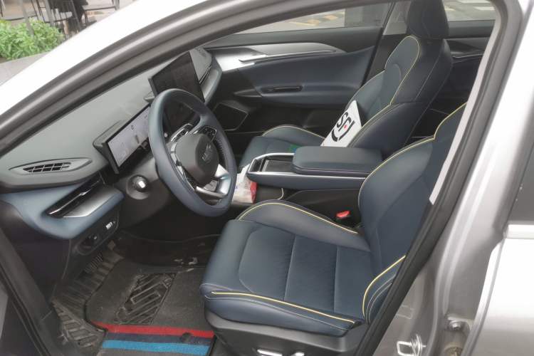 Used Geometry G6 2024 500KM Prestige Version Left Front Seat