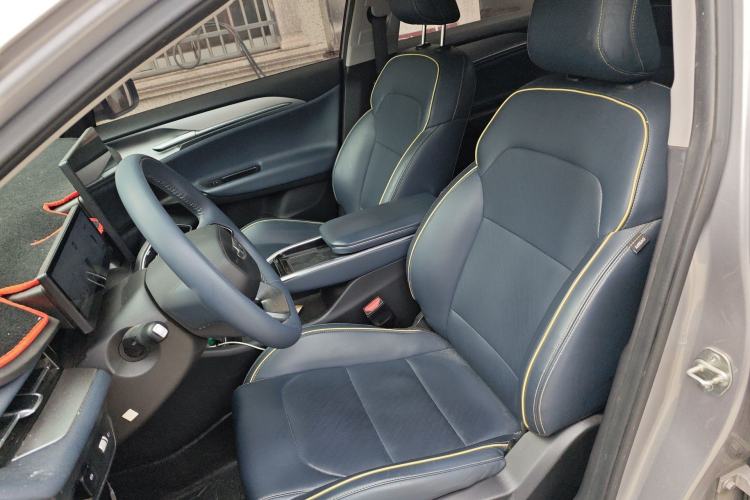 Used Geometry G6 2024 410 km Premium Version Left Front Seat
