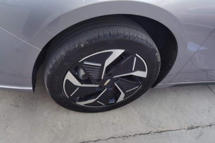 Used Geometry G6 2024 500KM Flagship Version Left Front Wheel Hub